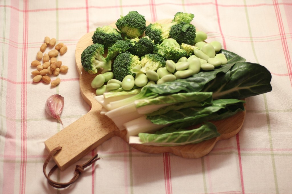Poêlée de légumes verts et cacahuètes