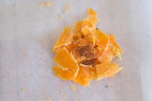 Tuile à la mimolette au piment d'Espelette